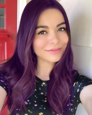 Miranda Cosgrove Instagram - I just went purple…for the planet! Excited to team up with @sambazon to help save 30 species in 30 days. Join me and dye, chalk or filter your hair purple and post a photo tagging @sambazon and #PurpleForThePlanet and they will buy 5 acres of the rainforest on your behalf (from now until Biodiversity Day (May 22). Link in bio for more info! 💜 #sambazonpartner