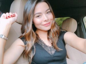 Miranda Cosgrove Instagram - To the people who think I live in my car, I drove 30,000 miles this year. 🚗🙄 (so...you’re right...I do)