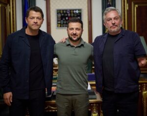Misha Collins Instagram - My good friend, UN Ambassador @gilesduley, has been in Ukraine working to support victims of the war. Giles, I’m so grateful to you & the @legacyofwarfoundation team for everything you’re doing-and for connecting me with @u24.gov.ua.

Giles does his tireless work despite losing 3 limbs to explosives while documenting stories on the front lines of war. Please donate to support demining so we can help keep Ukrainians safe: LINK IN BIO