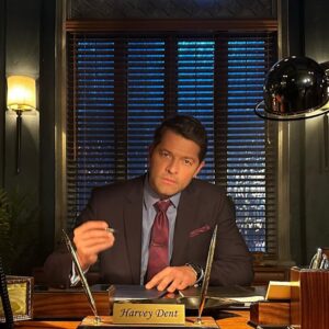 Misha Collins Instagram - I’m getting together with a friend at @fancyfreebk in 30 minutes. If you’re in the neighborhood & don’t have a working TV, stop by and watch the premiere of #CWGothamKnights with me! 🦇

30 min to showtime. Tune in on @TheCW at 9/8C!