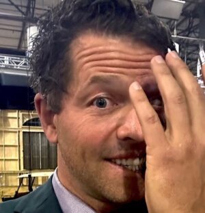 Misha Collins Instagram - I’m getting a few complaints that some people couldn’t see my full Two-Face look because the camera angle had accidentally partially obscured my face with a door, so here’s an unobstructed view of me in the full makeup.

Watch #CWGothamKnights TONIGHT at 9 PM/8C!

#gothamknights #harveydent #batman #twoface #spnfamily