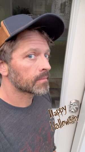 Misha Collins Instagram - I wasn’t going to dress up for Halloween; I’m just “me.” But SAG-AFTRA strike guidelines say we’re not allowed to talk about or dress up as characters from struck shows & in Season 6, Episode 15 of S**********l (in an episode we’ll call “The Parisian Error”) I played MYSELF. So it turns out I DO have a terrifying costume after all. #HappyHalloween! 🎃