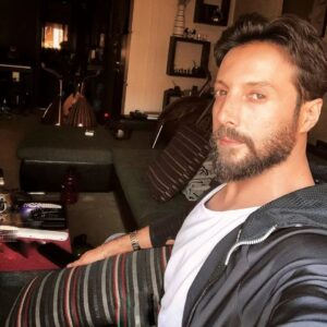 Mohammed Al Ahmad Instagram - #mohamad_alahamad 
#mohamad_al_ahmad 
يسعد اوقاتكن من بعد غياب 🙃