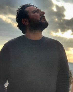 Mohsen Kiaei Instagram - حال ما را
غم آینده مشوش نکند
در بهاران
نبود فکر زمستان ما را.