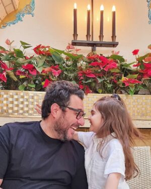 Mohsen Kiaei Instagram - لبخند تو را بر همه عالم نفروشم