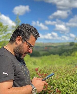 Mohsen Kiaei Instagram - جان من و جهان من فقط تو هستی 
قرار بی زمان من فقط تو هستی