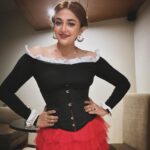Monali Thakur Instagram - About last night ♥️🤍🧚🏻‍♀️.. . . #monali #monalithakur #monalilive #music #ready #blessed #happy