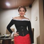 Monali Thakur Instagram - About last night ♥️🤍🧚🏻‍♀️.. . . #monali #monalithakur #monalilive #music #ready #blessed #happy