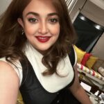 Monali Thakur Instagram - Pre gig photo dump 🌸🤍🧚🏻‍♀️♥️🌺.. . . #monali #monalithakur #monalilive #redlips #love #selfietime #cheers