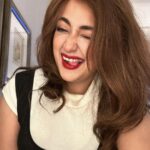 Monali Thakur Instagram - Pre gig photo dump 🌸🤍🧚🏻‍♀️♥️🌺.. . . #monali #monalithakur #monalilive #redlips #love #selfietime #cheers