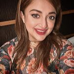 Monali Thakur Instagram - The world of vhs.. 📺 . . #monali #monalithakur #selfietime #indiapictures #owningit #livingit #hola