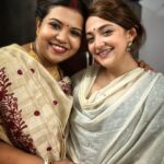 Monali Thakur Instagram - Family Reunion after long.. from younger sister giving birth to her first child to my Maa stepping out of her house after more than a year.. it was a nostalgic, love filled day well spent in Kolkata.. . . #monali #monalithakur #bengali #family #childhood #nostalgia #gettogether #small #simple #happiness #of #life