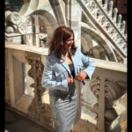 Monali Thakur Instagram - Posing..🌸🧚🏻‍♀️.. . . #monali #monalithakur #posing #in #italy #daytrip #lastfewdays #being #a #tourist #missing #home #work #fomo #summertime #madness