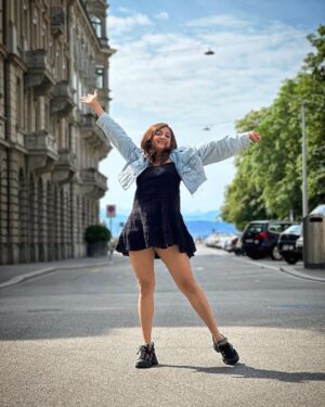 Monali Thakur Instagram - Well Helloooo Summer!! 🌸🧚🏻‍♀️🌞..
.
.
#monali #monalithakur #swiss #summer #likeatourist #forachange #tiny #vacay