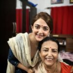 Monali Thakur Instagram - Family Reunion after long.. from younger sister giving birth to her first child to my Maa stepping out of her house after more than a year.. it was a nostalgic, love filled day well spent in Kolkata.. . . #monali #monalithakur #bengali #family #childhood #nostalgia #gettogether #small #simple #happiness #of #life