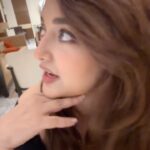 Monali Thakur Instagram - Pre gig banter out of boredom! 😜🌸🧡🧚🏻‍♀️.. . . #monali #monalithakur #monalilive #indiadiaries #music #adrenaline #power #love