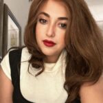 Monali Thakur Instagram - Pre gig photo dump 🌸🤍🧚🏻‍♀️♥️🌺.. . . #monali #monalithakur #monalilive #redlips #love #selfietime #cheers