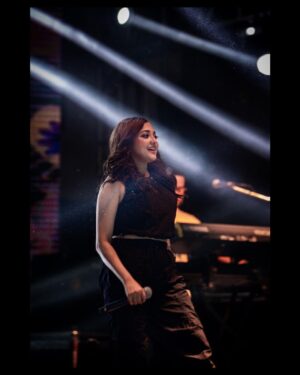 Monali Thakur Instagram - 🤍🌸🧚🏻‍♀️..
.
.
#monalithakur #monali #music #universe #nirvana #happiness #adrenalin #best #rush #power #magic