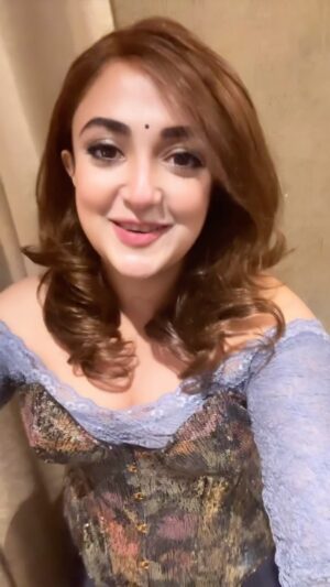 Monali Thakur Instagram - Happy Happy Happppyyyy Diwali everyone!!!!! ✨💥💫🌺🧚🏻‍♀️🌸🤍♥️🥰🙏🏻…
.
.
#monali #monalithakur #diwali #2023 #indiadiaries #love #goodvibes #only
