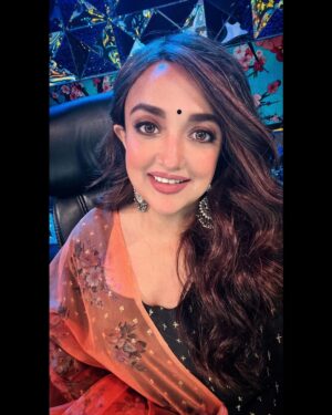 Monali Thakur Instagram - 🧡..
.
.
#monalithakur #monali #indianmusic #realityshow #hectic #indiadiaries