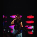 Monali Thakur Instagram - The paradox is in the midst of hundreds of thousands of you on stage is where I feel at ease the most and not conscious about what anyone’s gonna think of me if I do something.. crazy as it may sound! I feel free from all the human mind games.. I feel safe and my real self.. it might not make sense to many.. but it makes the most sense to me..🤍.. . . #monali #monalithakur #performingarts #music #entertainment #nirvana #happiness #grateful