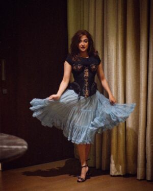 Monali Thakur Instagram - 🩷..
.
.
#monali #monalithakur #indiadiaries #bliss #photos #candid #pre #gig #corset #days