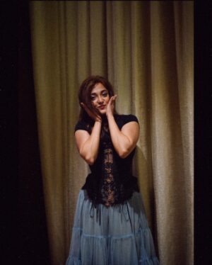 Monali Thakur Instagram - 🩷..
.
.
#monali #monalithakur #indiadiaries #bliss #photos #candid #pre #gig #corset #days