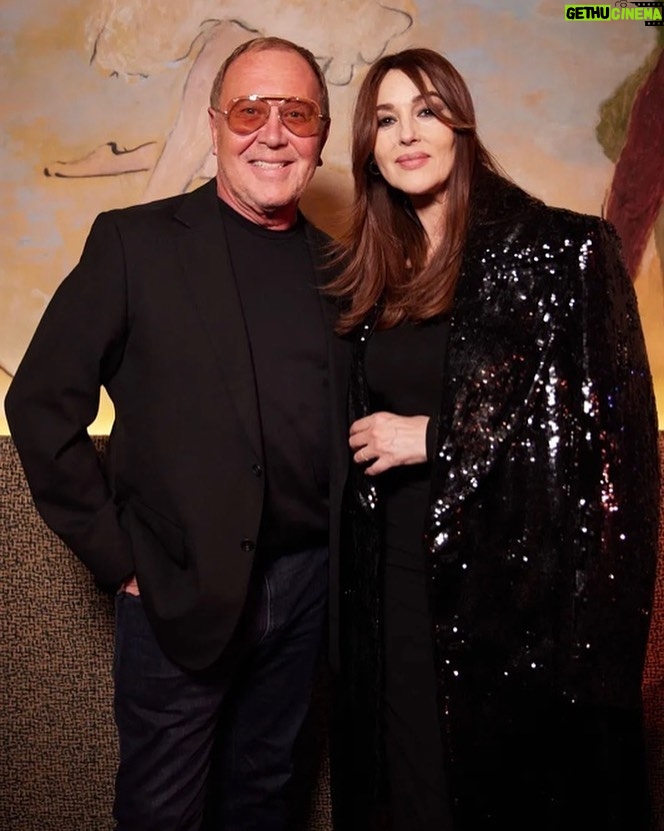 Monica Bellucci Instagram - ❤Thank You so much @michaelkors for throwing a cocktail party @rosewoodthecarlyle at the occasion of the special night in NY for “Maria Callas : Letters & Memoirs” Director @tomvolf Jewelry @cartier #michaelkors#monicabellucci#newyork#rosewood#carlyle#party