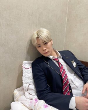 Moon Bin Instagram - 🙋‍♂️