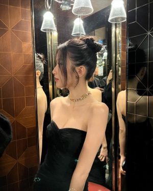 Mun Ka-young Instagram - with #dgbeauty 🇭🇰