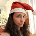 Morena Baccarin Instagram - Merry Christmas and Happy Holidays!