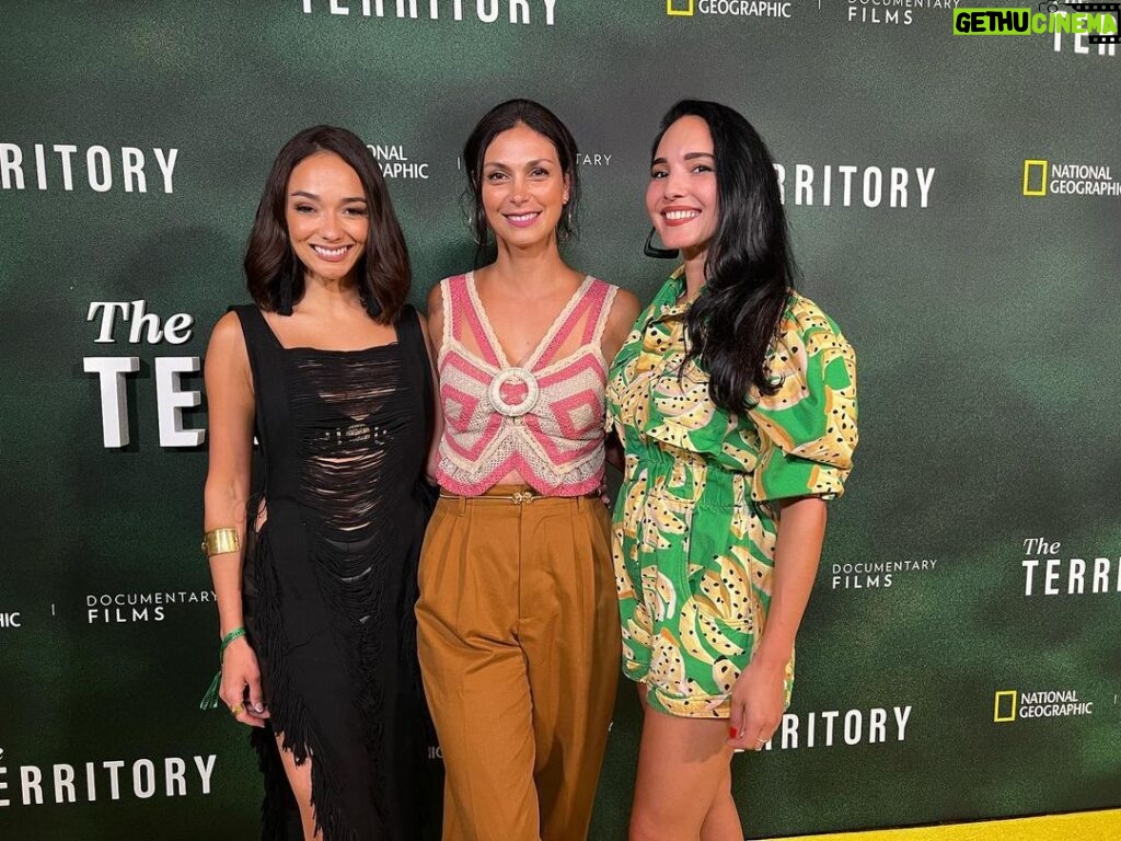 Morena Baccarin Instagram - This movie is a MUST see. Such a beautiful film and sad truth of the deforestation of the Amazon which is quickly displacing indigenous people and accelerating the climate crisis. 💔