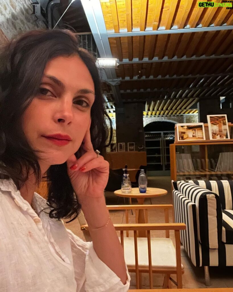 Morena Baccarin Instagram - Me thinking about the $4454 we have left to raise for @waterwelltheater by 11:59 pm tonight! Link in bio to donate.