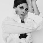 Morena Baccarin Instagram – Spilled my skincare secrets to @wmag. Hint: it involves face oil and naps. IG Stories for the article.