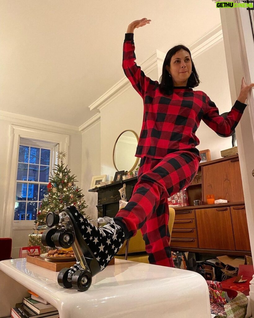 Morena Baccarin Instagram - Grateful to spend Christmas with my family… bla bla bla… but really just happy I got these for Christmas! Merry Christmas everyone! 🎄