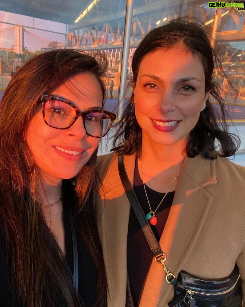 Morena Baccarin Instagram - That romantic NY lighting. 👯‍♀️ 🌉