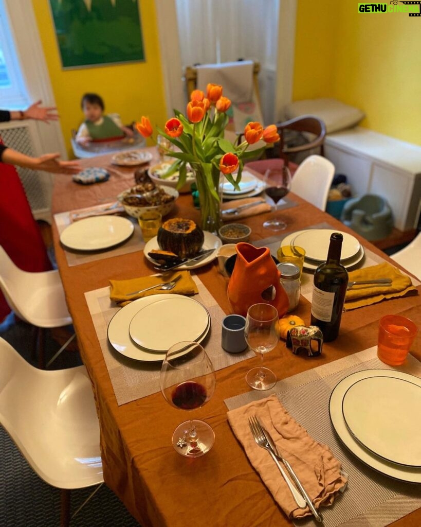 Morena Baccarin Instagram - Happy thanksgiving 🍁🍽!!! From our table to yours.