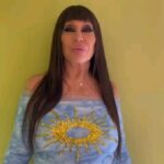 Moria Casán Instagram - Este video de #MamiMo me lo pidieron de un noticiero de uno de las canales de aire para pasarlo, como no lo hicieron en ninguna de las 3 ediciones, lo subo #SHO #QUIENES SON? #Aguante ARGENTINA 🇦🇷 @sergiomassaok @malenagalmarini @fernando.galmarini.58