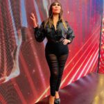 Moria Casán Instagram - Total Look: @ropa__bellaok Zapatos: @lucianomarraok Peluca: @miguelromano_el_condor Hair Style, Make up e Imágen: @galosottovip Prensa: @maxi_cardaci @cardacinoe