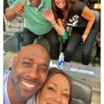 Morris Chestnut Instagram - Mondays hit a little different when your @philadelphiaeagles are 🦅 5 -0 🦅!!!! Had a chance to grab a few pics with @bpapson and @imdboreanaz I have no complaints… 🦅FLY EAGLES FLY🦅