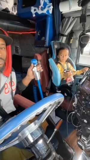 Morris Chestnut Instagram - Father and son… LOVE IT!!! Right there at that moment, forget Spider Man, Bat Man or Black Panther… Pops is his SUPER HERO!! 💪🏾💪🏾💪🏾 #TeamDL