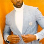Morris Chestnut Instagram - Walking Into The New Week Like… Suit: @brooklynprla , @damari_savile Photographer: @modernlalaland Styled by: @houseofdiabate Crew: @yvisionent , @thekenyakid, @bowserfrompichael #photoshoot #newweek