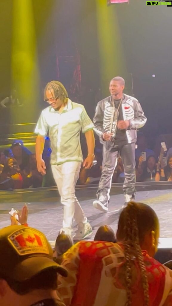 Morris Chestnut Instagram - They brought the #ATL to VEGAS🔥🔥🔥 @tip came through and the place went crazy!! @usher show is on a completely different level. Have you been yet?