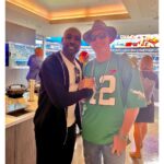 Morris Chestnut Instagram - Mondays hit a little different when your @philadelphiaeagles are 🦅 5 -0 🦅!!!! Had a chance to grab a few pics with @bpapson and @imdboreanaz I have no complaints… 🦅FLY EAGLES FLY🦅
