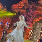 Mouni Roy Instagram - Last night doing what I love doing the most 🕺🫶🏻 Wishing err’ybody a very Happy mahashivratri & womens day ॐ नमः शिवाय्: #stagelove