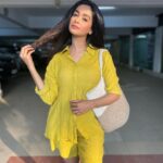 Mugdha Chaphekar Instagram - SunnyVaar ☀️💛 #nofilter @styling.your.soul @nore21_in @socialpinnaclepr 📸 @pooja__saw___mahi 🫶 Mumbai, Maharashtra