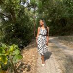 Mugdha Godse Instagram - Just read somewhere ‘forest walking’ is therapeutic for all our senses ❤️👂🏼👁✋🏽🌹🌺 in my opinion, it might just increase our sixth’ one ❤️ #forestwalking #therepy #silence #love # happiness #gratitude #life #beaituful #divine #be Uttarakhand