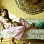 Mugdha Godse Instagram - Coffee Time 🪷☕️ Photo @mayurshedgephotography Styling @gentleman_gaga Hair @sunitakedare #Workmode #gratitude #fashion #love #photoshoot Mumbai, Maharashtra