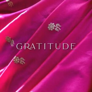 Mugdha Godse Instagram - Gratitude
ˈɡratɪtjuːd

𝘈𝘭𝘸𝘢𝘺𝘴 𝘪𝘯 𝘎𝘳𝘢𝘵𝘪𝘵𝘶𝘥𝘦!
𝘌𝘵𝘦𝘳𝘯𝘢𝘭𝘭𝘺 𝘎𝘳𝘢𝘵𝘦𝘧𝘶𝘭 𝘵𝘰 𝘮𝘺 𝘮𝘢𝘴𝘵𝘦𝘳 𝘛𝘢𝘳𝘯𝘦𝘪𝘷 𝘫𝘪 𝘧𝘰𝘳 𝘢𝘭𝘭 𝘵𝘩𝘺 𝘎𝘳𝘢𝘤𝘦 𝘢𝘯𝘥 𝘉𝘭𝘦𝘴𝘴𝘪𝘯𝘨𝘴

Look around, we’re blessed with favourable things or positive life experiences which we may not have worked towards or actively didn’t ask for. Gratitude, is derived from a Latin word grata or gratia which truly means being human; being thankful for every minute of your life! One can only experience Gratitude when you start living for the smallest of things, the mediocre midnights, the sound of the ocean, the smell of rain after a thunderstorm, everything reminds you to have compassion, be present & practice gratitude! 
.
.
.
.
#saareemood #saaree #newbrand #mugdhagodse