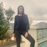 Mugdha Godse Instagram - Soaking it all in … ❤️🌺 #beauty #love #nilgiris #ooty #nilgirihills #gratitude #silence #be #happiness Hotel Gem Park, Ooty